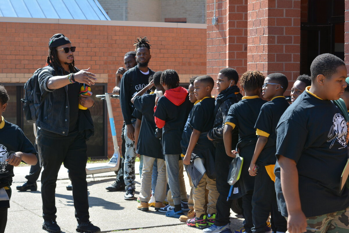 Groove Phi Groove community service event