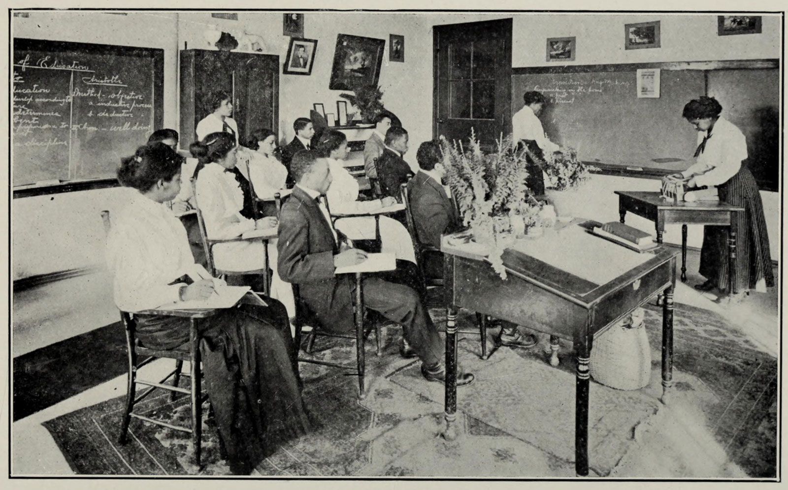 1914 English class at the Cheyney Training School for Teachers